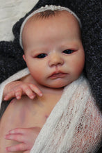 Load image into Gallery viewer, Doll kit realborn "DAPHNE AWAKE" 19" (48cm)