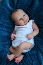 Load image into Gallery viewer, Reborn Doll kit realborn "KELSEY AWAKE" 16"