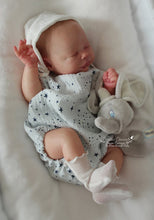 Load image into Gallery viewer, Doll kit realborn "BRYSON ASLEEP" 18"