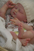 Load image into Gallery viewer, Doll kit ALBA ASLEEP by Antonia Sanchis 18&quot; 46cm
