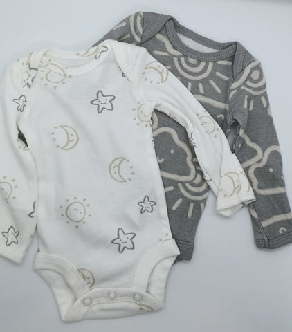 Carters Newborn 2 piece set. 