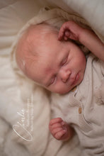 Load image into Gallery viewer, Doll kit realborn "CHARLIE ASLEEP" 19" (48cm)
