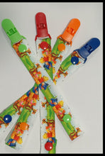 Load image into Gallery viewer, Dummy clips Winnie the Pooh
