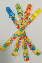 Load image into Gallery viewer, Dummy clips SESAME STREET Yellow
