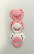 Load image into Gallery viewer, Honeybug Magnetic Dummy PIGGY PINK (Newborn)
