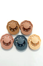 Load image into Gallery viewer, Honeybug Smoochie Magnetic Dummy for Reborn Dolls (PREM/NEWBORN)

