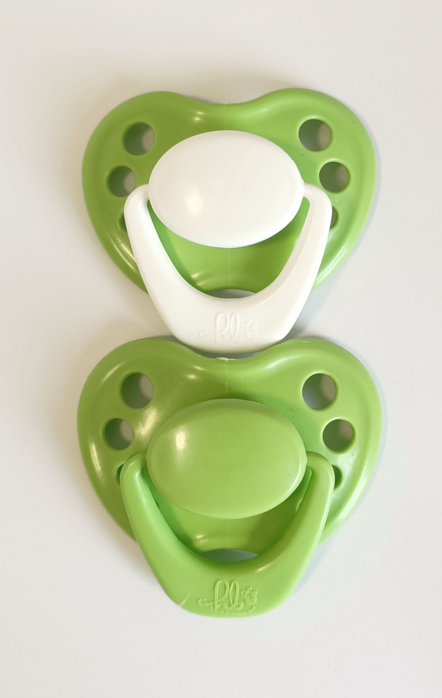 Honeybug Sweetheart Magnetic Dummy APPLE GREEN for Reborn Dolls (Newborn/Toddler)
