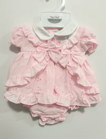 BABY DRESS SET (2 piece) size Tiny Newborn. Pink with bows 