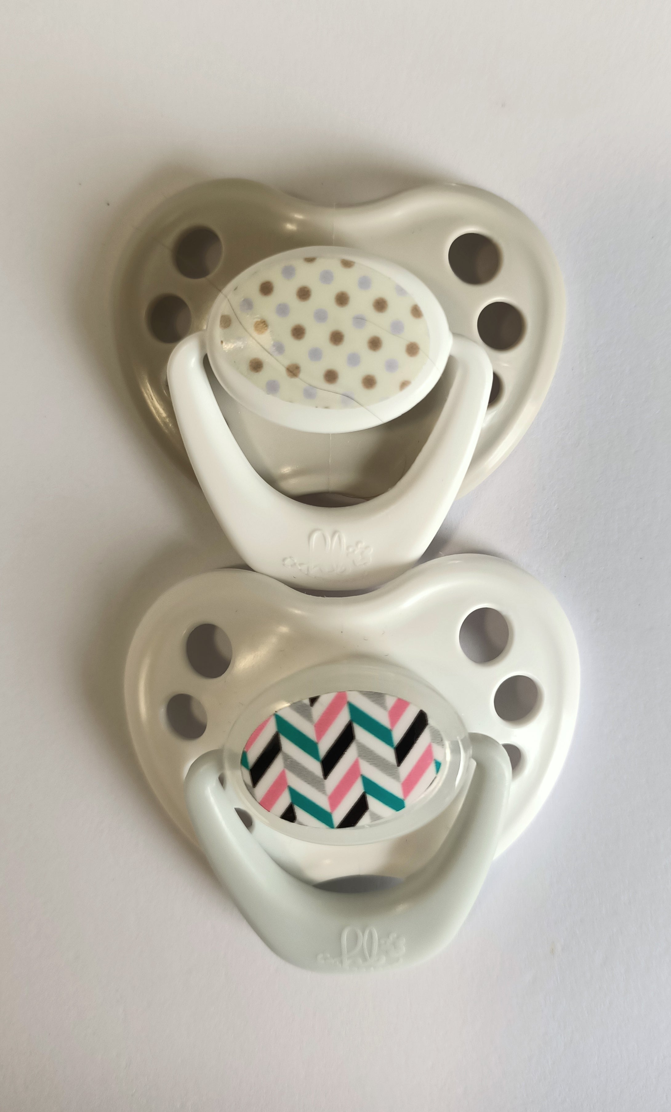 Honeybug Sweetheart Magnetic Dummy  with sticker (Newborn)