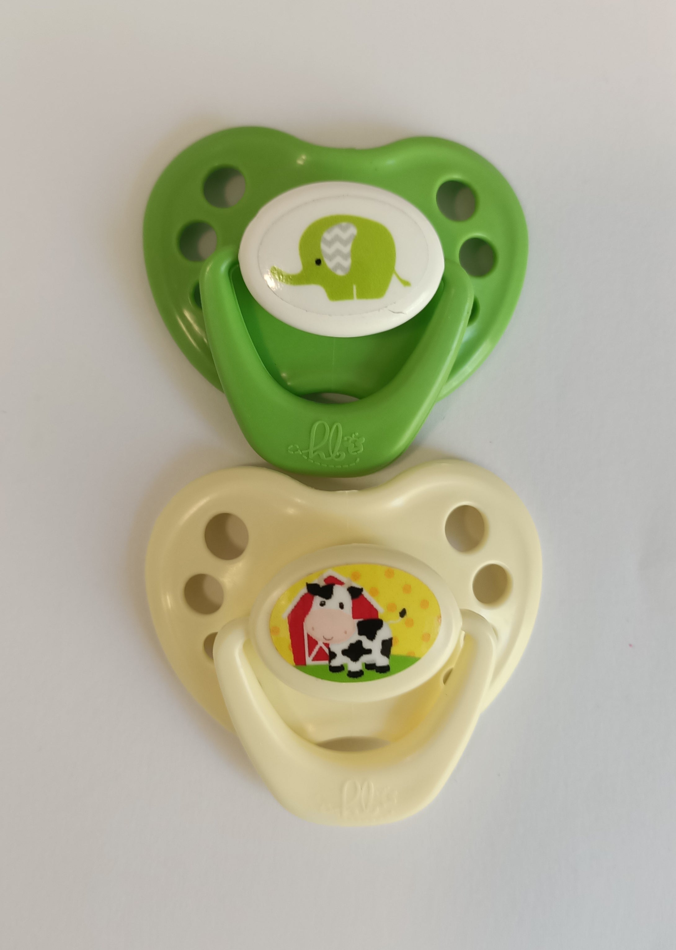 Honeybug Magnetic Dummy  with sticker (Newborn)