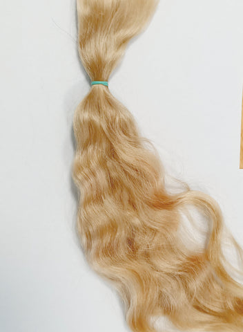MOHAIR STRAWBERRY  Slight wave 10gms 