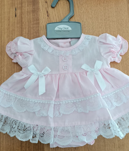 BABY DRESS SET (2 piece) size Newborn. Pink  Lace and bows 