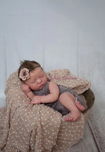 Load image into Gallery viewer, Reborn Doll kit realborn "ZURI ASLEEP" "18"
