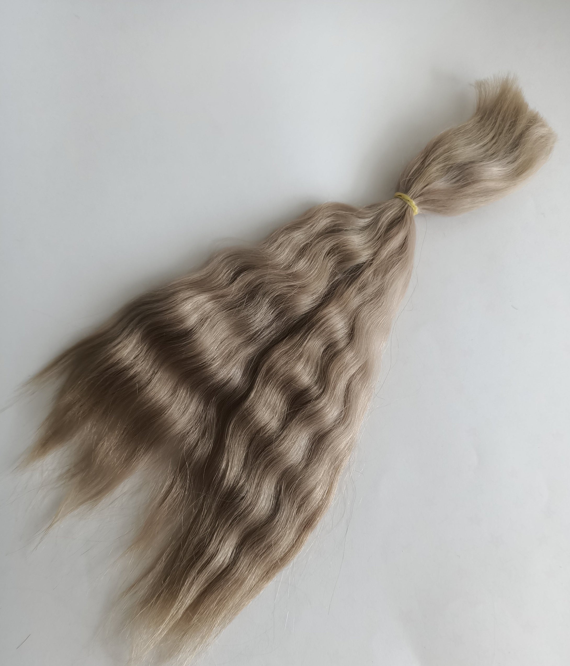 MOHAIR  BLONDE Wavy  10gms