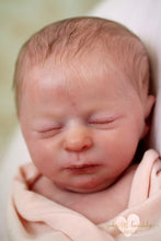 Load image into Gallery viewer, Doll kit realborn &quot;ARIA ASLEEP&quot; 17&quot;
