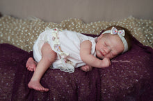 Load image into Gallery viewer, Doll kit realborn &quot;ASHLEY ASLEEP&quot; 17&quot;
