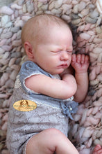 Load image into Gallery viewer, Doll kit realborn "JAYCEE ASLEEP" 18.5" (45cm)
