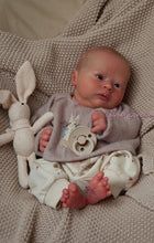 Load image into Gallery viewer, Doll kit realborn &quot;KELSEY AWAKE&quot; 16&quot;
