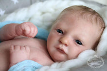 Load image into Gallery viewer, Doll kit realborn &quot; OWEN AWAKE&quot; 19.5&quot; (49cm)
