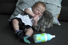 Load image into Gallery viewer, Doll kit realborn "QUINN ASLEEP" 19" (48cm)
