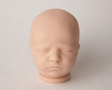 Load image into Gallery viewer, Doll kit realborn "QUINN ASLEEP" 19" (48cm)
