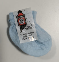 Load image into Gallery viewer, Reborn/Baby Socks Premature size.
